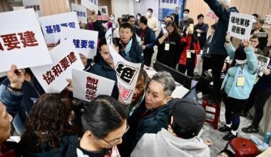 Protesters, supporters clash over Taipower LNG project