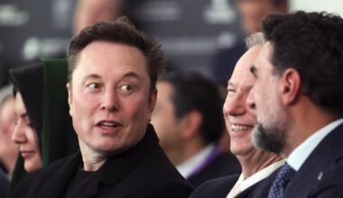 Musk gives all federal workers 48 hours to to report on work or resign