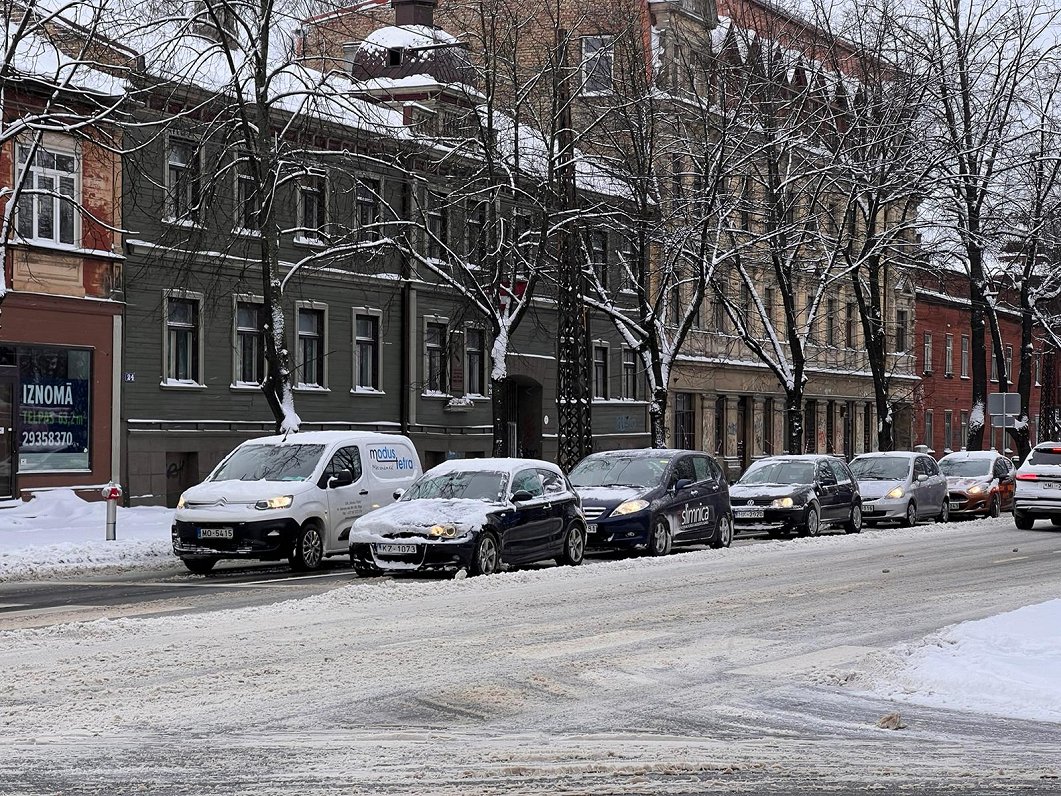 Snow and ice on roads everywhere in Latvia except Saldus / Article