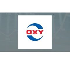 Van ECK Associates Corp Cuts Position in Occidental Petroleum Co. (NYSE:OXY)