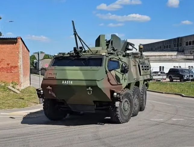Latvija piegādās Ukrainai “Patria” 6x6 bruņutransportierus