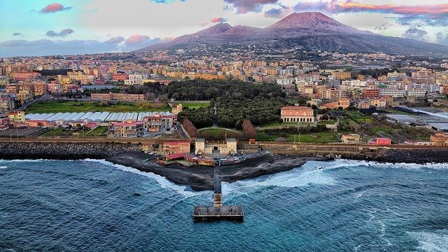 Italy failed to protect residents from toxic waste, European court rules