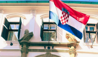 Bulgaria: Croatia Plans Boycott of Banks and Telecoms
