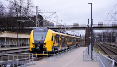 How many level crossings are there in Latvia? / Article