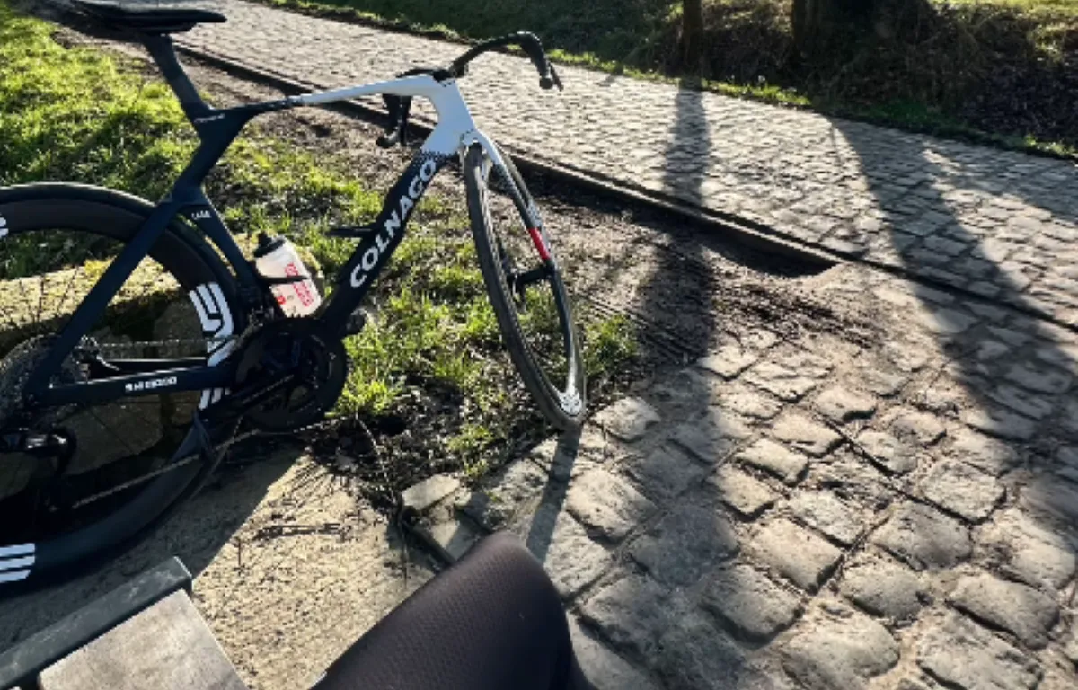 📸 Pogacar in Flanders! Slovenian takes a break during recon on a special bench