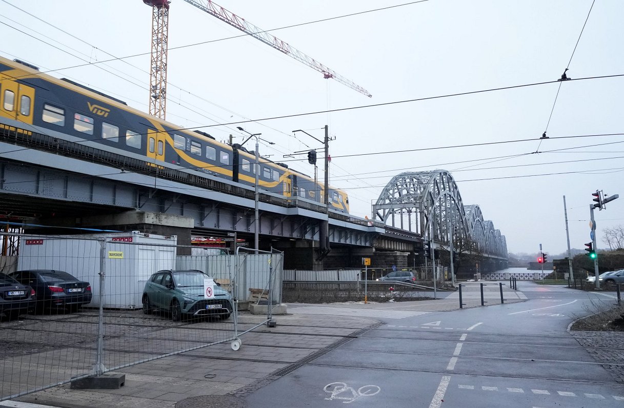 Rail Baltica board will wait for Latvia's remaining debts until April / Article