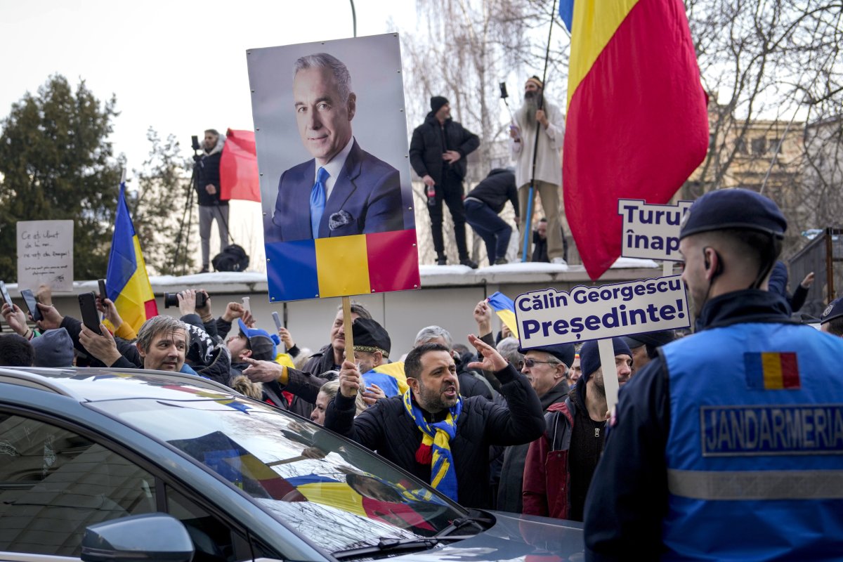 Romanian People Protesting Calin Georgescu's Detainment