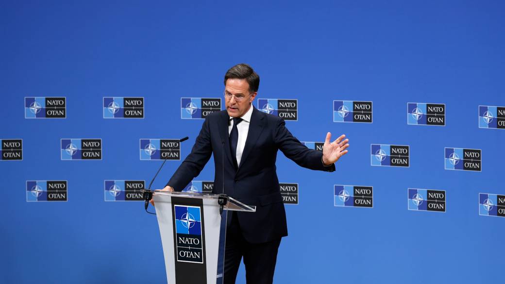 Click to play video: 'NATO chief backs Trump’s call for equal Ukraine aid, urges higher defence spending'