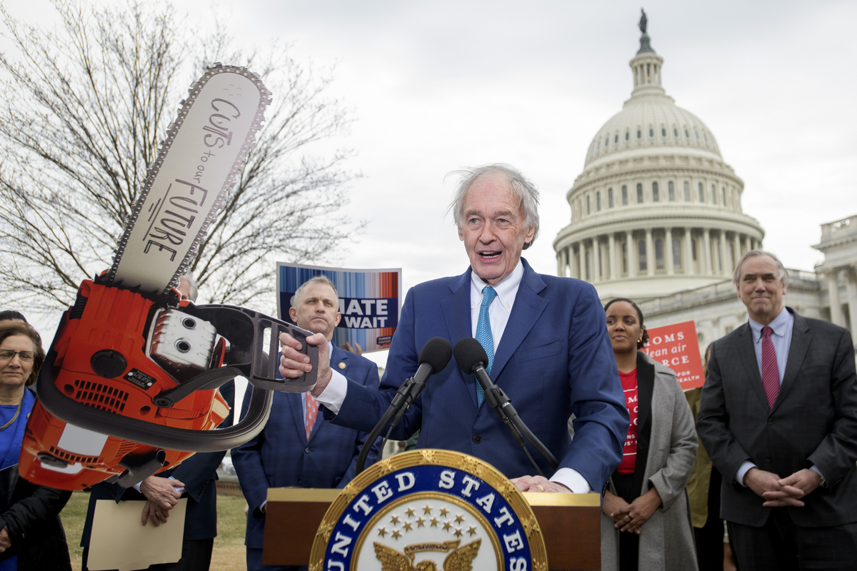 Democrats mobilize to defend EPA climate action