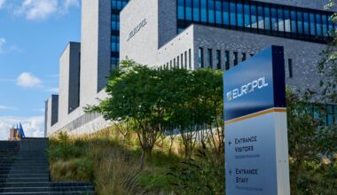 Neue Leitlinien: EU-Polizeiamt Europol will ethischer überwachen