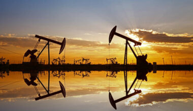 Crude Oil Price Forecast: Crude Oil Bounces After Hitting New Correction Low of $70.59