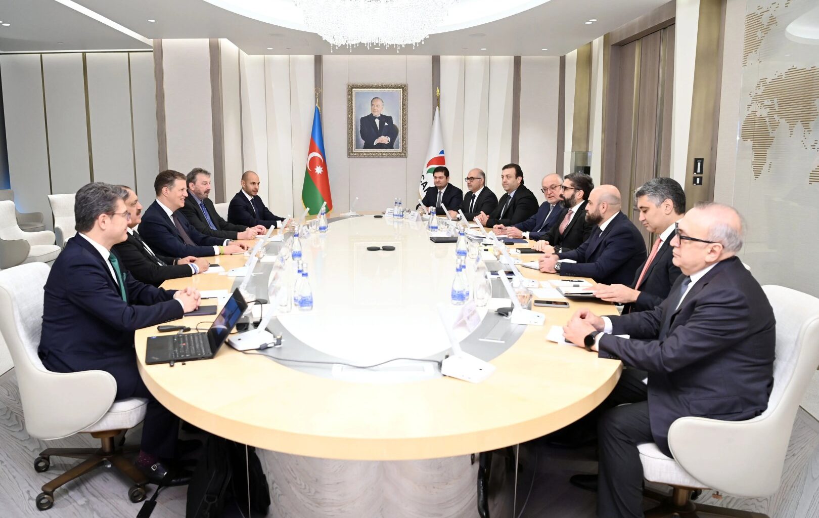 SOCAR, Crescent Petroleum explore potential cooperation opportunities
