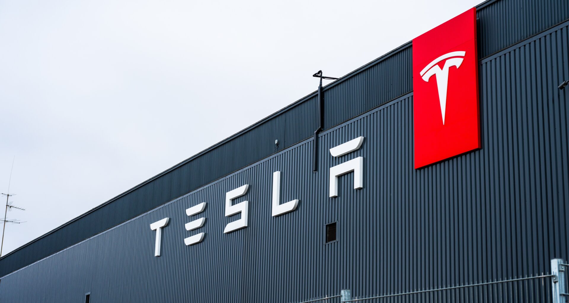 Tesla's market share declines in Sweden and Norway amid growing competition -