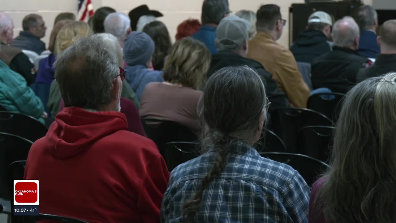 Muskogee residents hold community meeting to discuss concerns with refinery, green energy