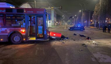 Tragico incidente, muore a 22 anni nello scontro in scooter contro il bus a Bologna