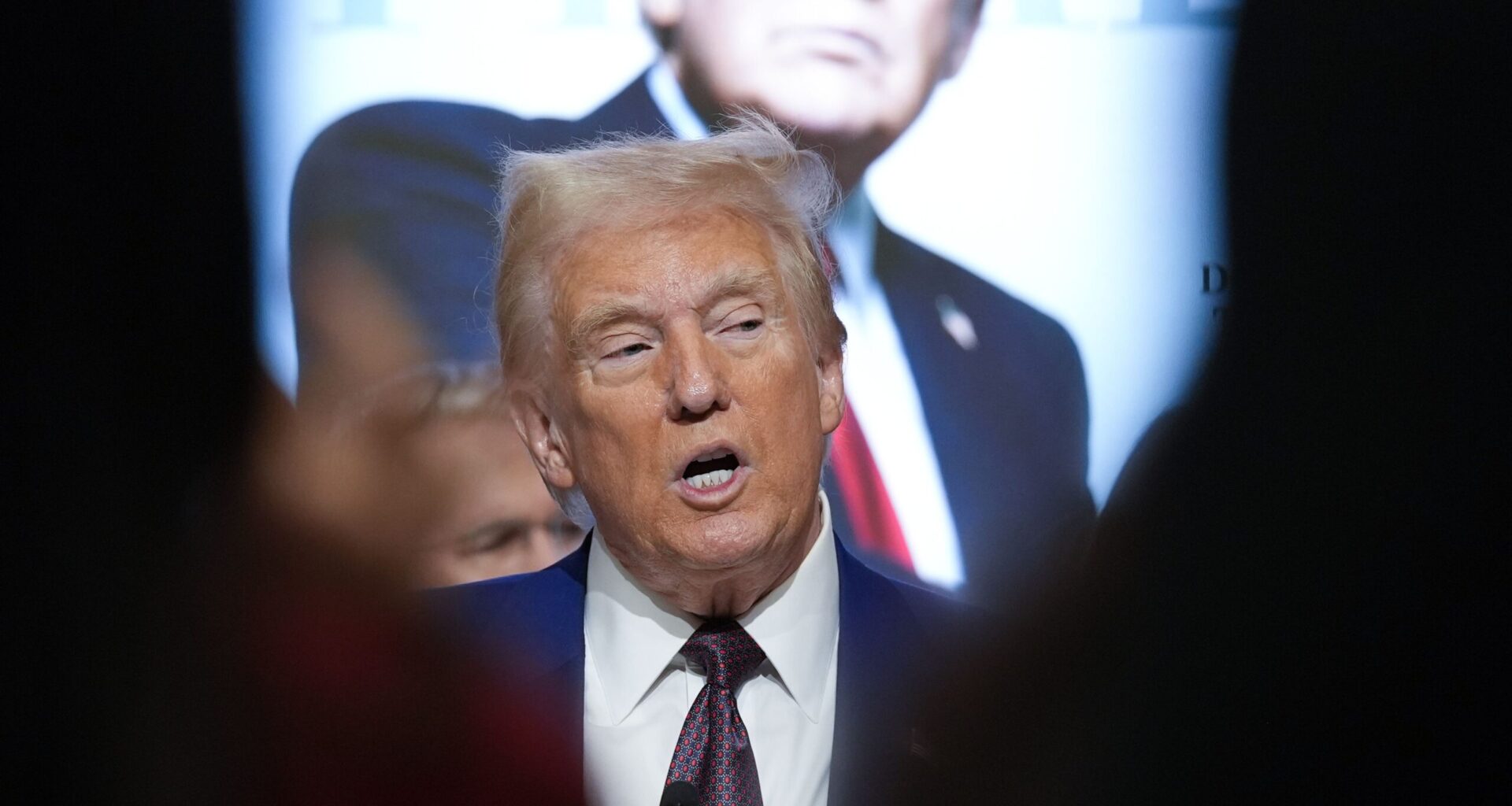 Zlé správy pre Európu: Trump potvrdil plány na clá pre EÚ vo výške 25 %