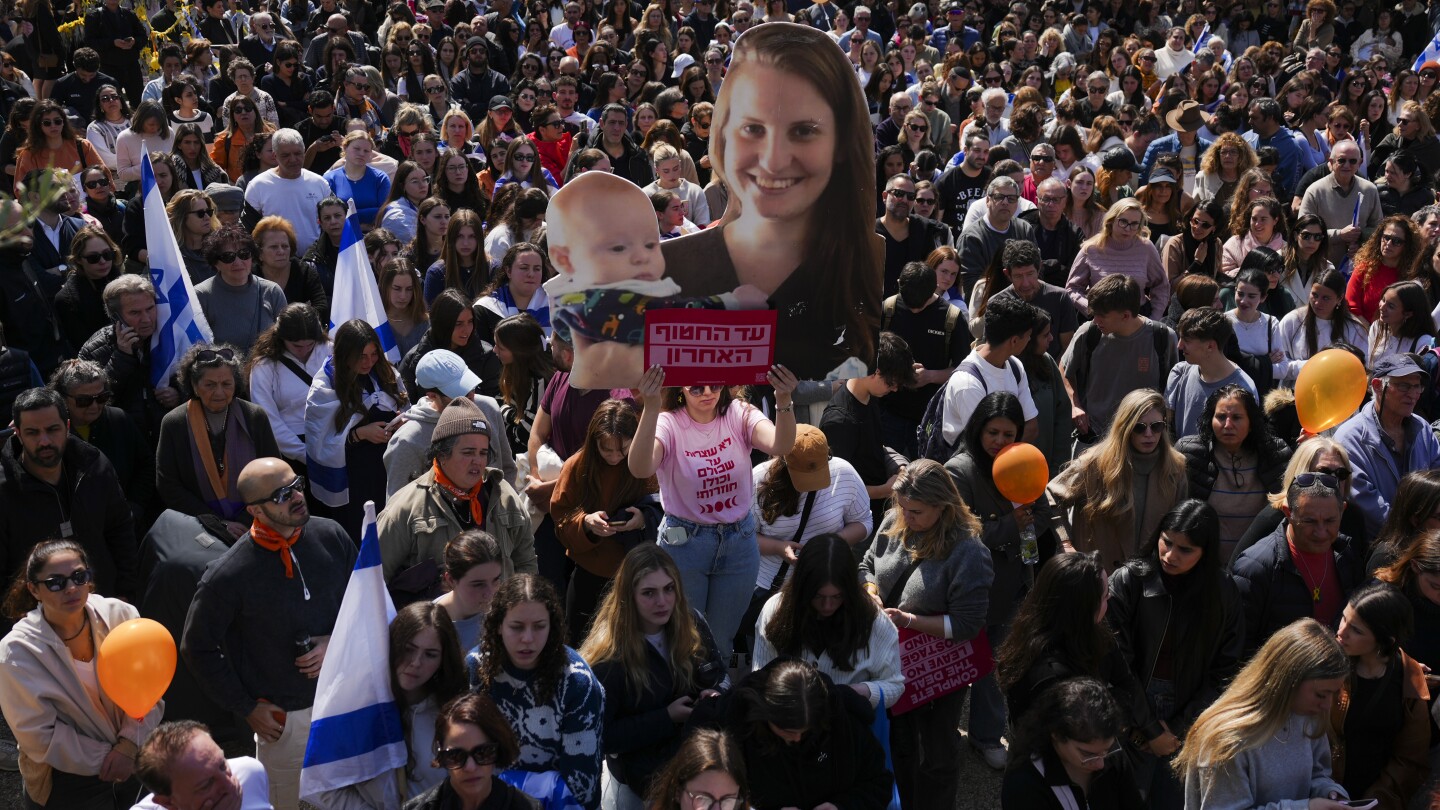 Israelis hold funeral for Shiri Bibas and her two sons
