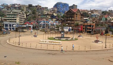 Rwanda-backed rebels advance and Congolese forces retreat from eastern Congo's second largest city