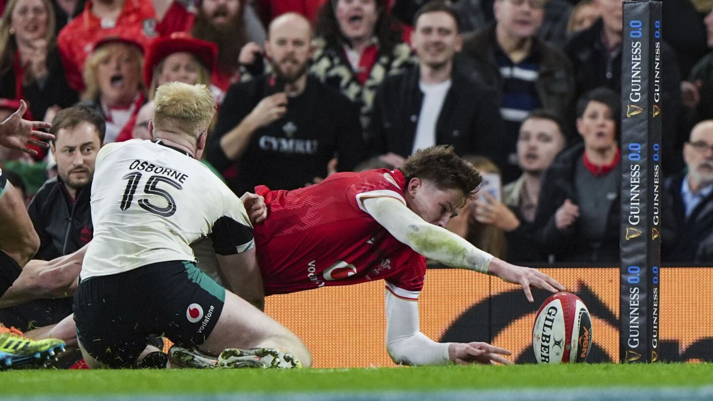 Halfway through the Six Nations, Ireland still rules and Dupont's France rebounds