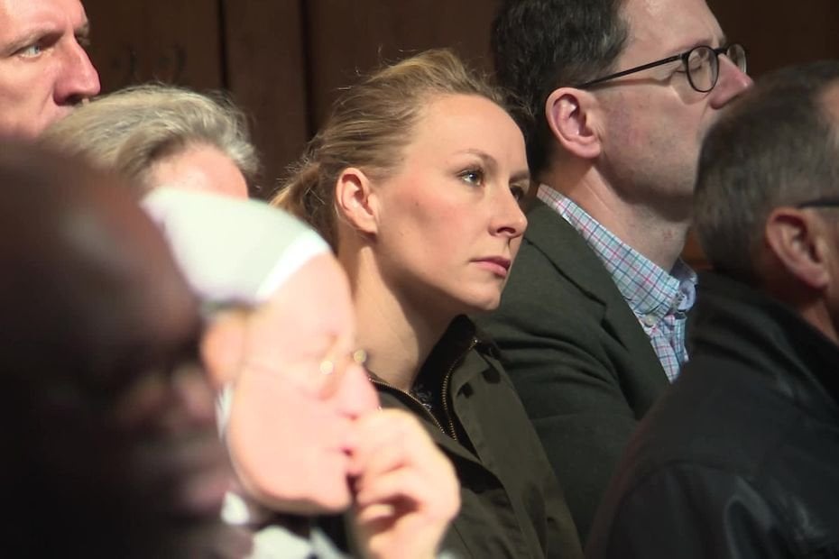 "Diffamation", "haine", "menaces"... Une professeure d'université porte plainte contre Marion Maréchal
