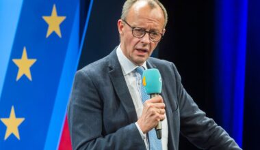 CDU-Chef Merz: Trump "räumt richtig auf"