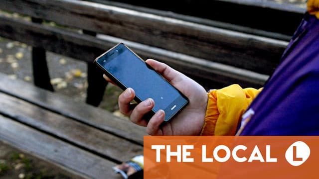 Should Denmark ban smartphones at schools?