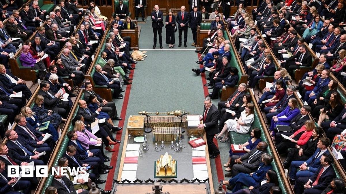 MPs call for end to booing and jeering in Commons. Former Tory prime minister David Cameron once said he wanted to bring an end to the "Punch and Judy" show of PMQs, but later admitted it was a vain hope.