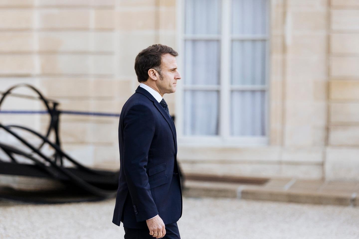 Ukraine : Emmanuel Macron tente de préparer l’opinion à un effort de guerre sans précédent