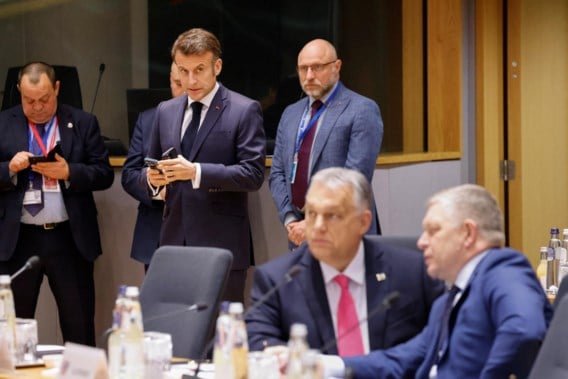 Grote ambities om Oekraïne extra te bewapenen botsen op verzet Italië en Frankrijk - De Standaard