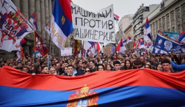 Serbie : plus de cent mille personnes défilent à Belgrade contre la corruption