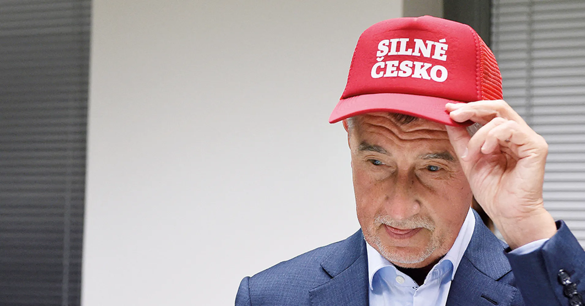 U kormidla Babiš. Vzorný Evropan na vlně „falešného trumpismu“