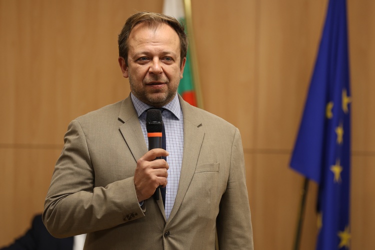 Experts and Politicians Discuss Geopolitics and Security at Sofia Forum