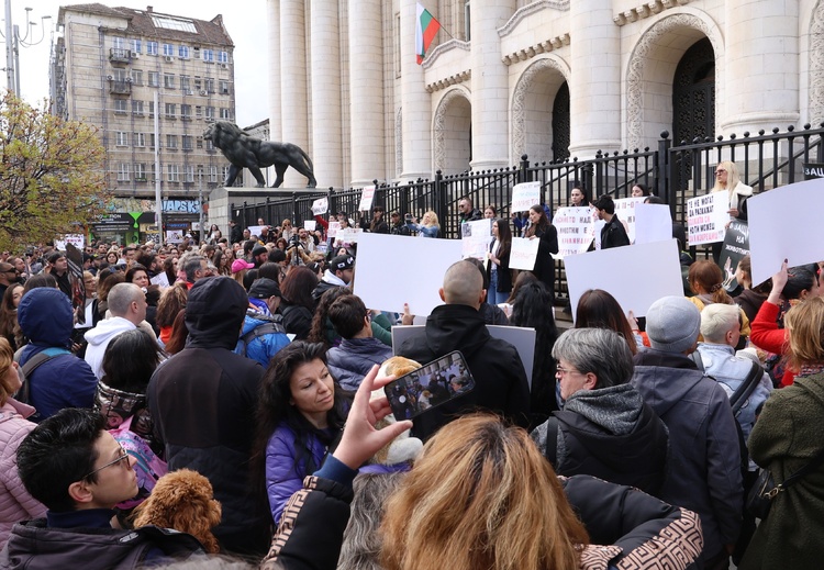 Rallies against Animal Abuse Held Across Bulgaria