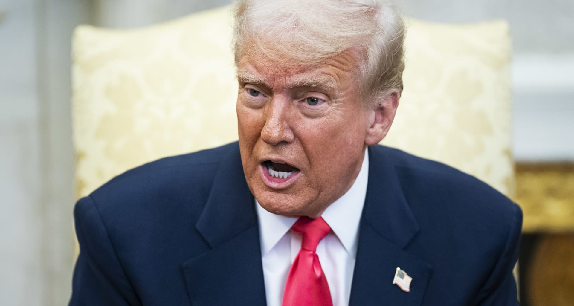 Trump says the Fed should cut rates to ease the economy’s transition to his tariffs