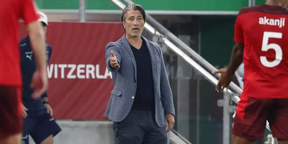 Muss über die Bücher: Murat Yakin kann mit der Schweizer Nationalmannschaft nicht mehr gewinnen.