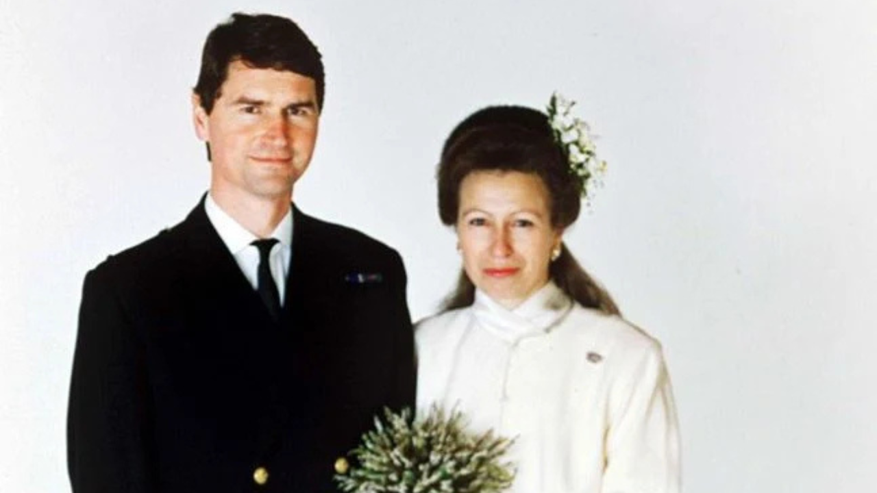 Princess Anne's iconic wedding dress Princess Anne's iconic wedding dress