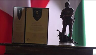 Hungarian PM Viktor Orbán awards Italy's Deputy PM with medal of honour