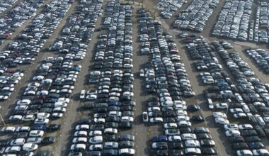 Lengthy trade wars could cut global investment by one-tenth, warn economists