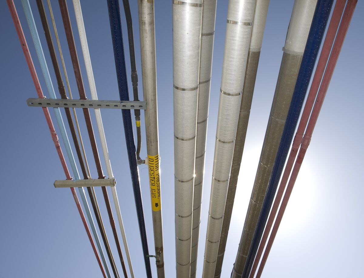 Sempra (SRE) Explores Sale of Mexican Gas Assets, Minority LNG Stake