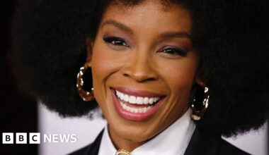 Comedian dropped from hosting White House correspondents' dinner
