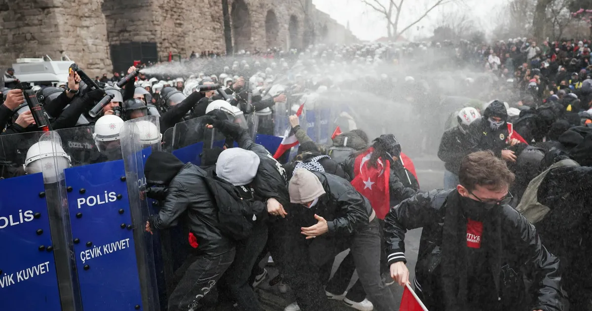 ÜLEVAADE Protestilaine vallandanud vahistatud Istanbuli meer valiti presidendikandidaadiks - maailm.postimees.ee