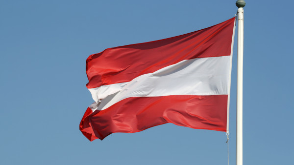 Austria to stop refugee family reunifications in EU first