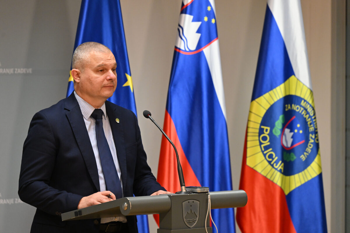 Direktor NPU: Zaposlena na ministrstvu in prodajalec Litijske delovali usklajeno