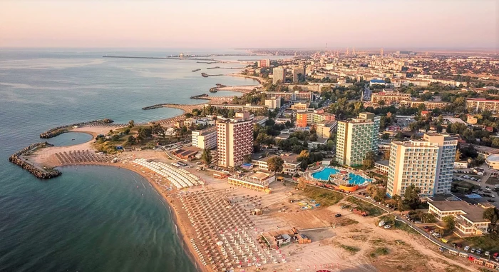Panoramă aeriană asupra stațiunii Saturn