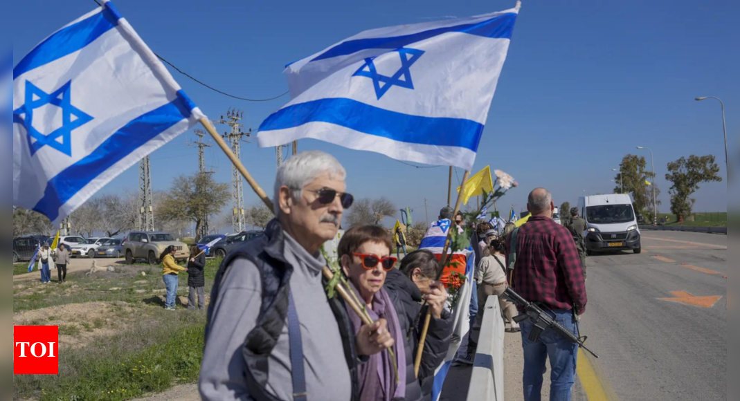 Hezbollah Truce In Israel: Residents of Israel's north slowly returning home after Hezbollah truce