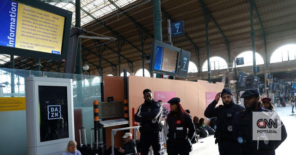 Escolas evacuadas, comboios parados e principais estradas encerradas: bomba da Segunda Guerra Mundial provoca o caos em Paris