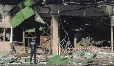 Russian airstrikes kill 25, injures 40 in Ukraine