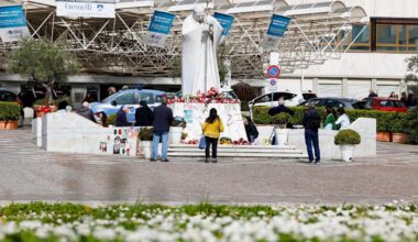 Pope rests well overnight, follows Spiritual Exercises amid improvement