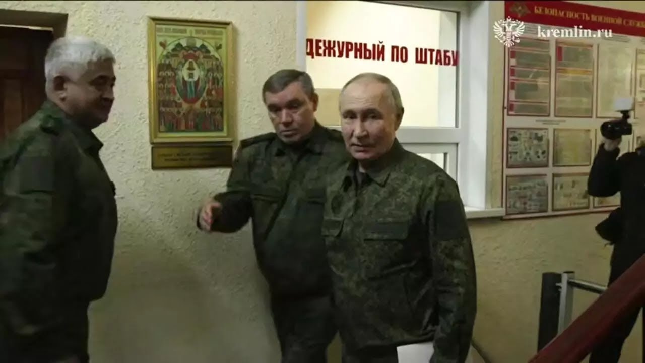 Vladimir Poutine rend visite aux troupes russes à Koursk • FRANCE 24