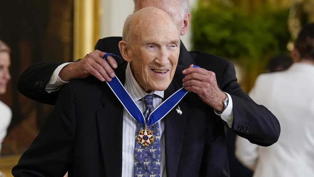 Alan Simpson, legendary US senator, dies at 93